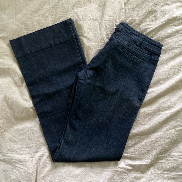 New York & Company Low Rise Skinny Flare Leg Jean Size 2 - Picture 1 of 9